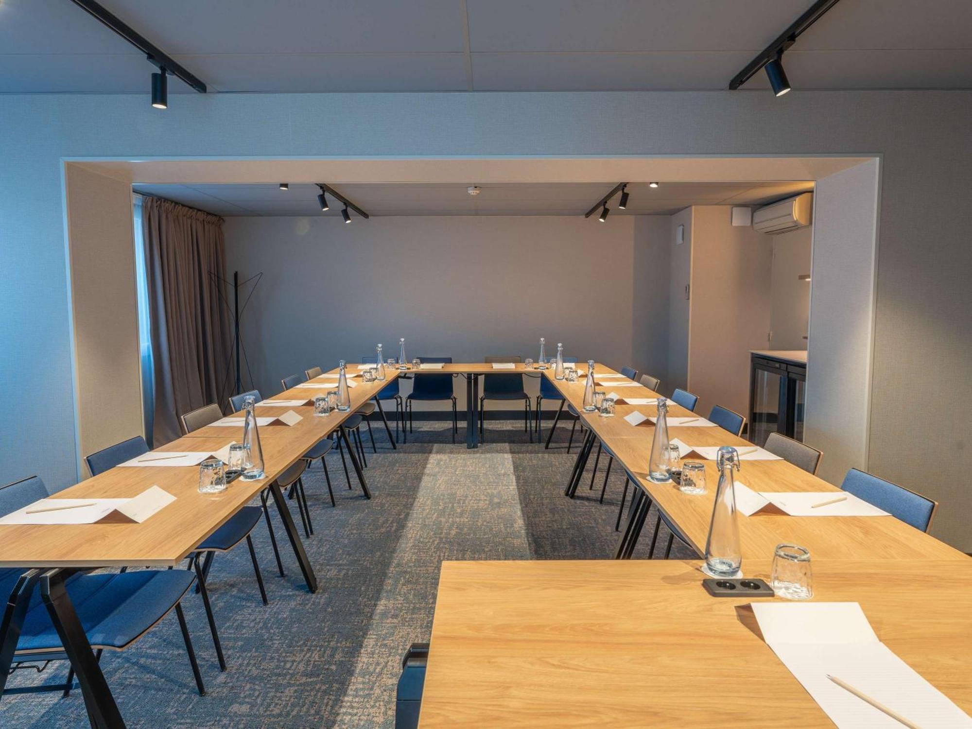 Novotel Angers Lac De Maine Экстерьер фото