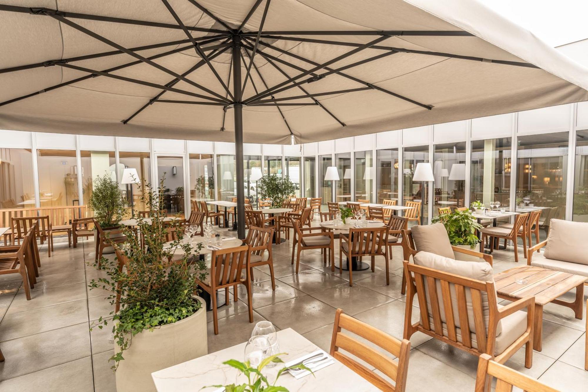 Novotel Angers Lac De Maine Экстерьер фото
