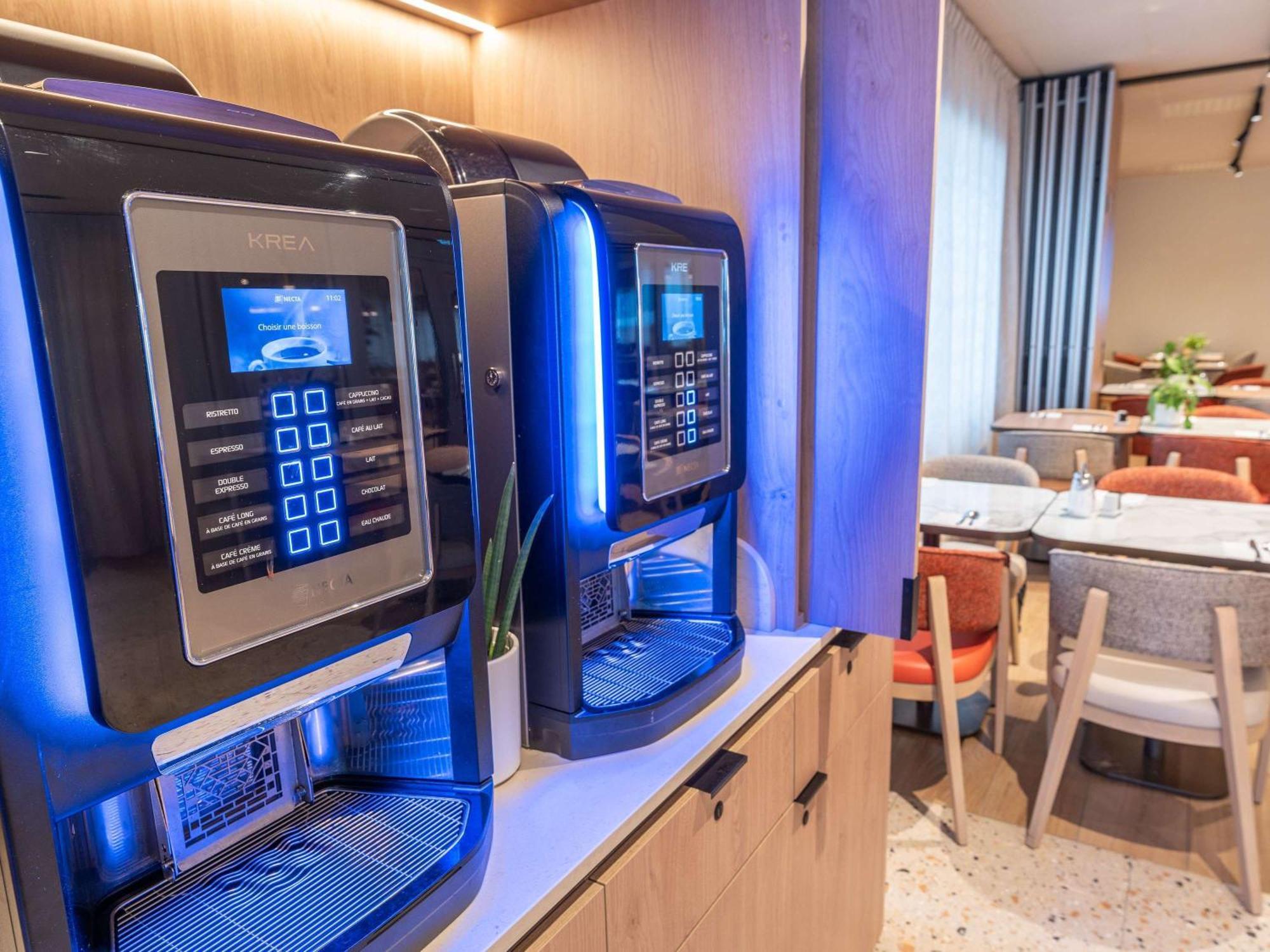 Novotel Angers Lac De Maine Экстерьер фото