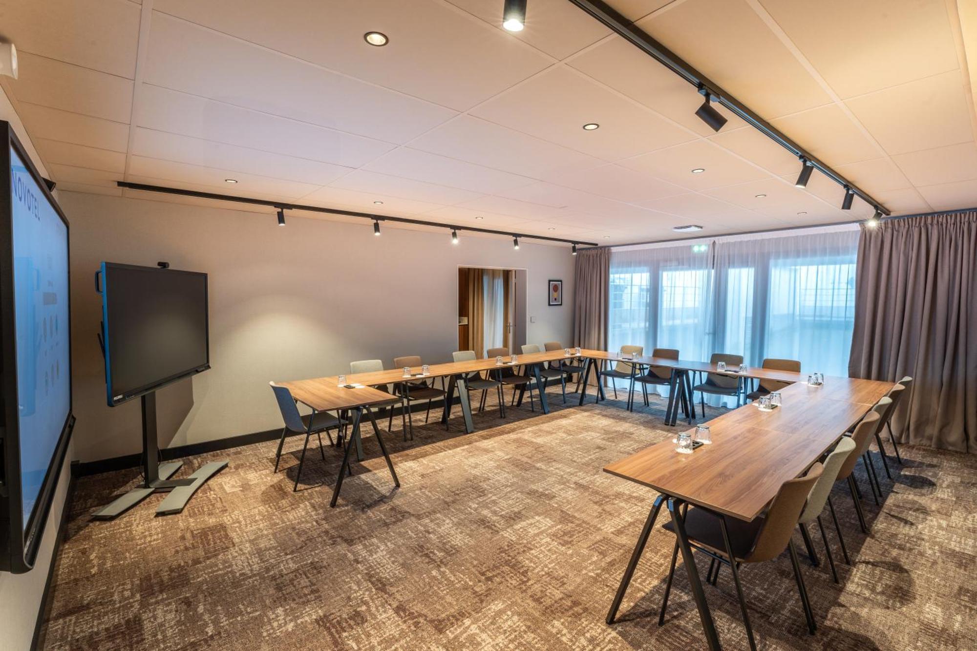 Novotel Angers Lac De Maine Экстерьер фото