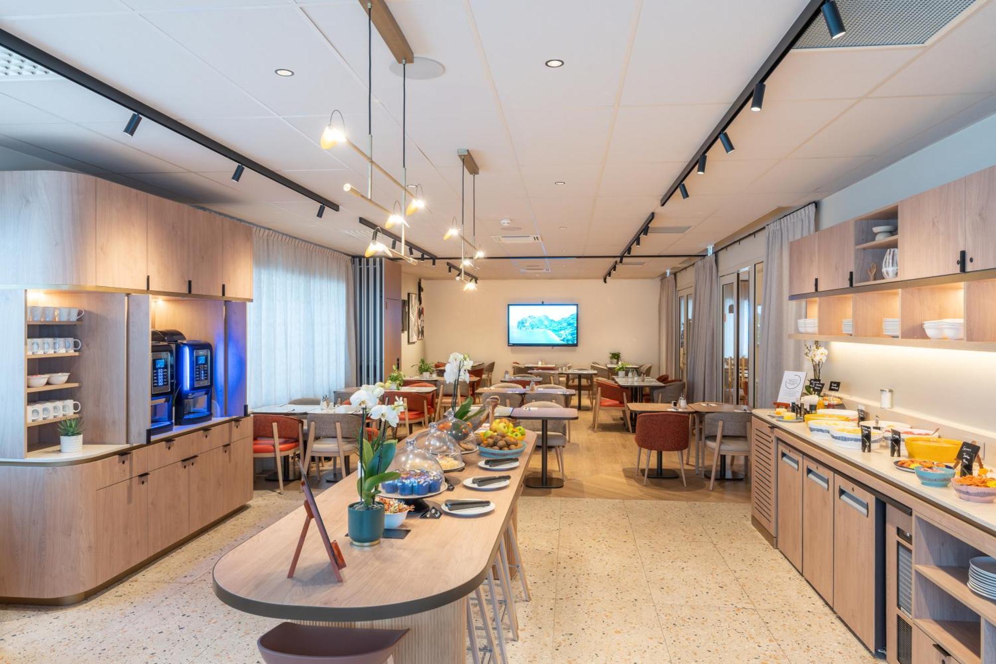 Novotel Angers Lac De Maine Экстерьер фото